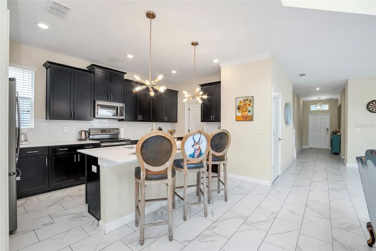 1555 FLANGE DRIVE — photo 10 of 56