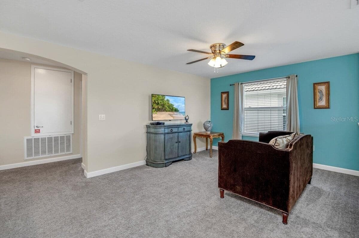 1555 FLANGE DRIVE — photo 27 of 56