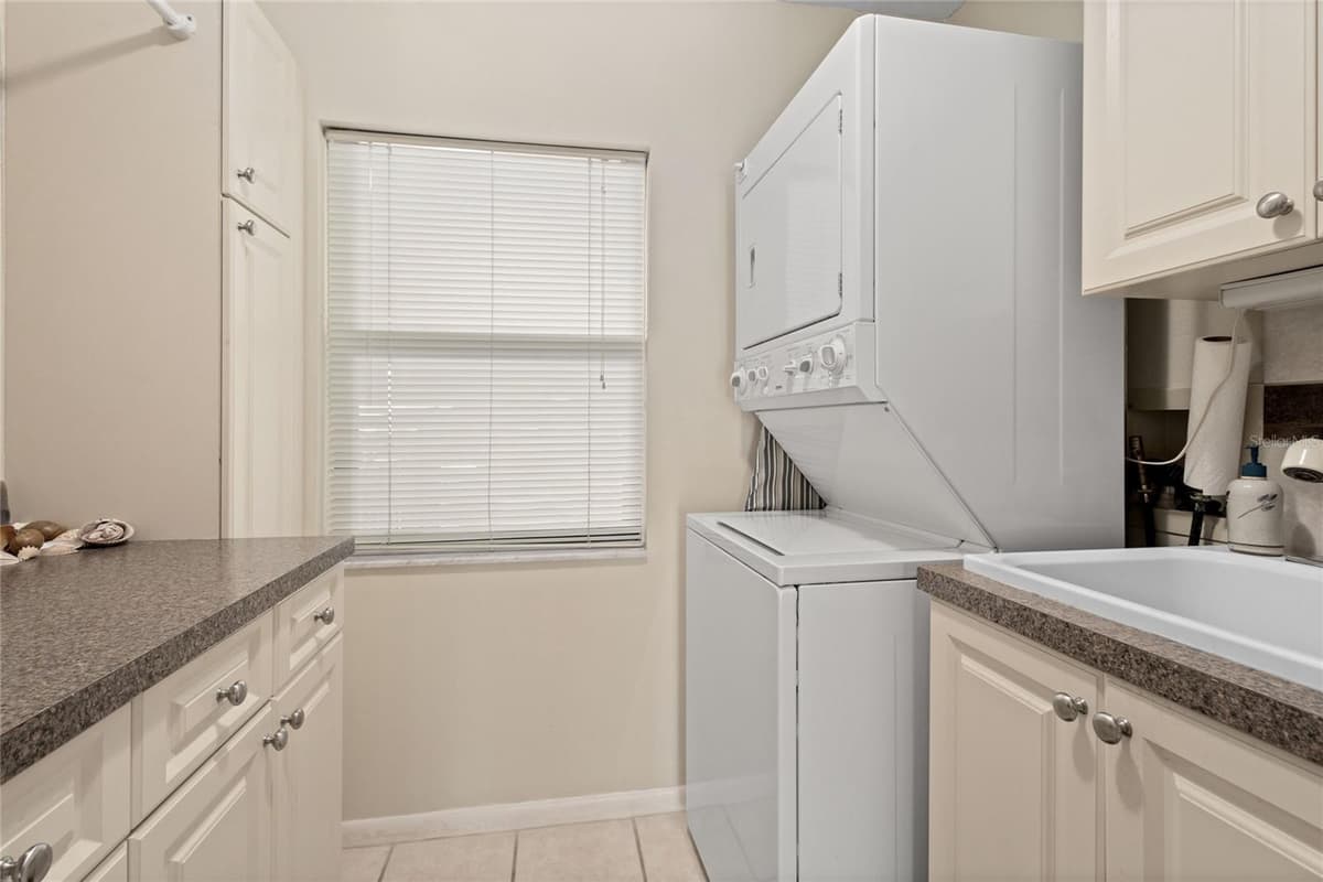 3230 SOUTHSHORE DRIVE — photo 29 of 40