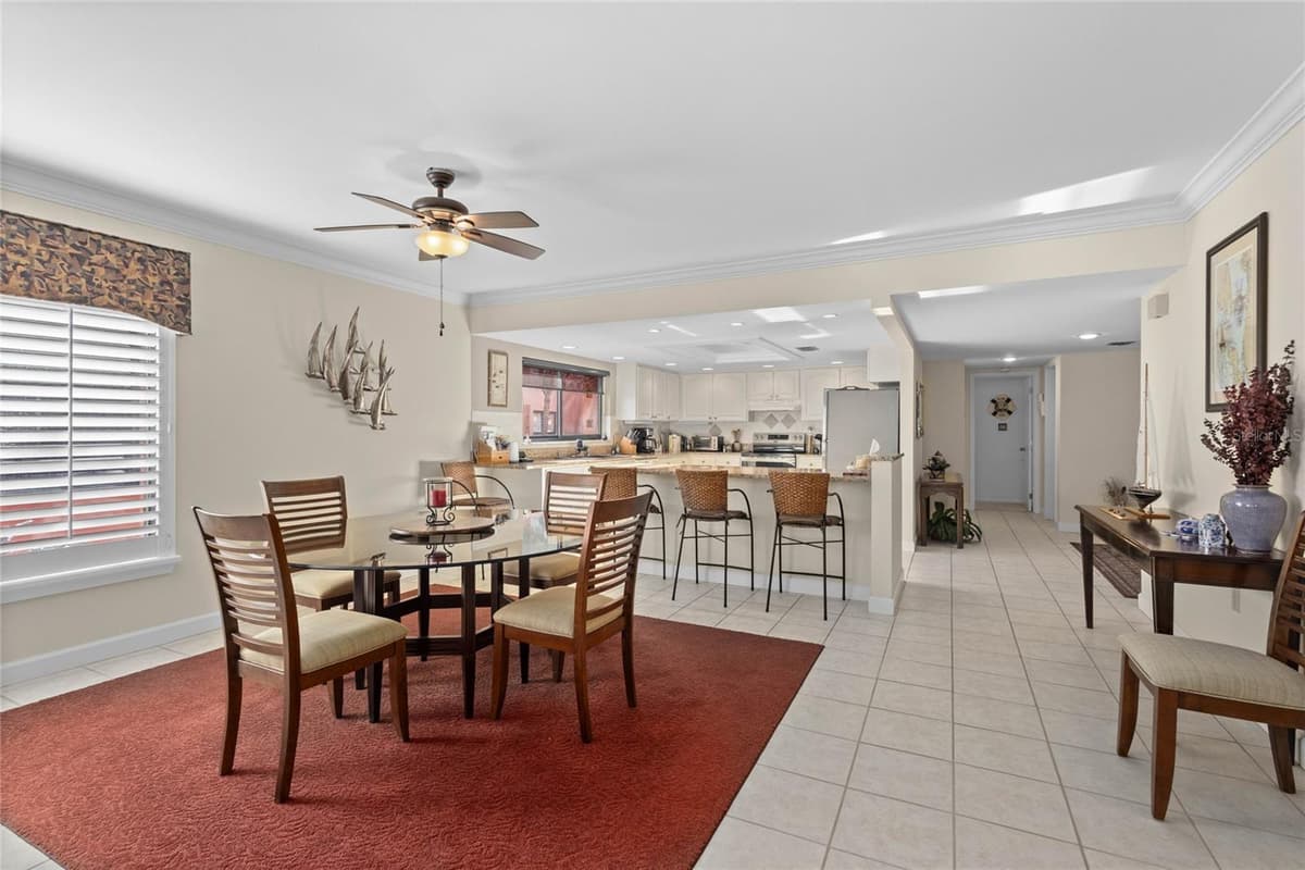 3230 SOUTHSHORE DRIVE — photo 9 of 40