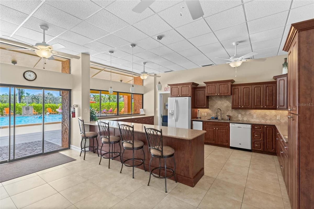 3230 SOUTHSHORE DRIVE — photo 33 of 40