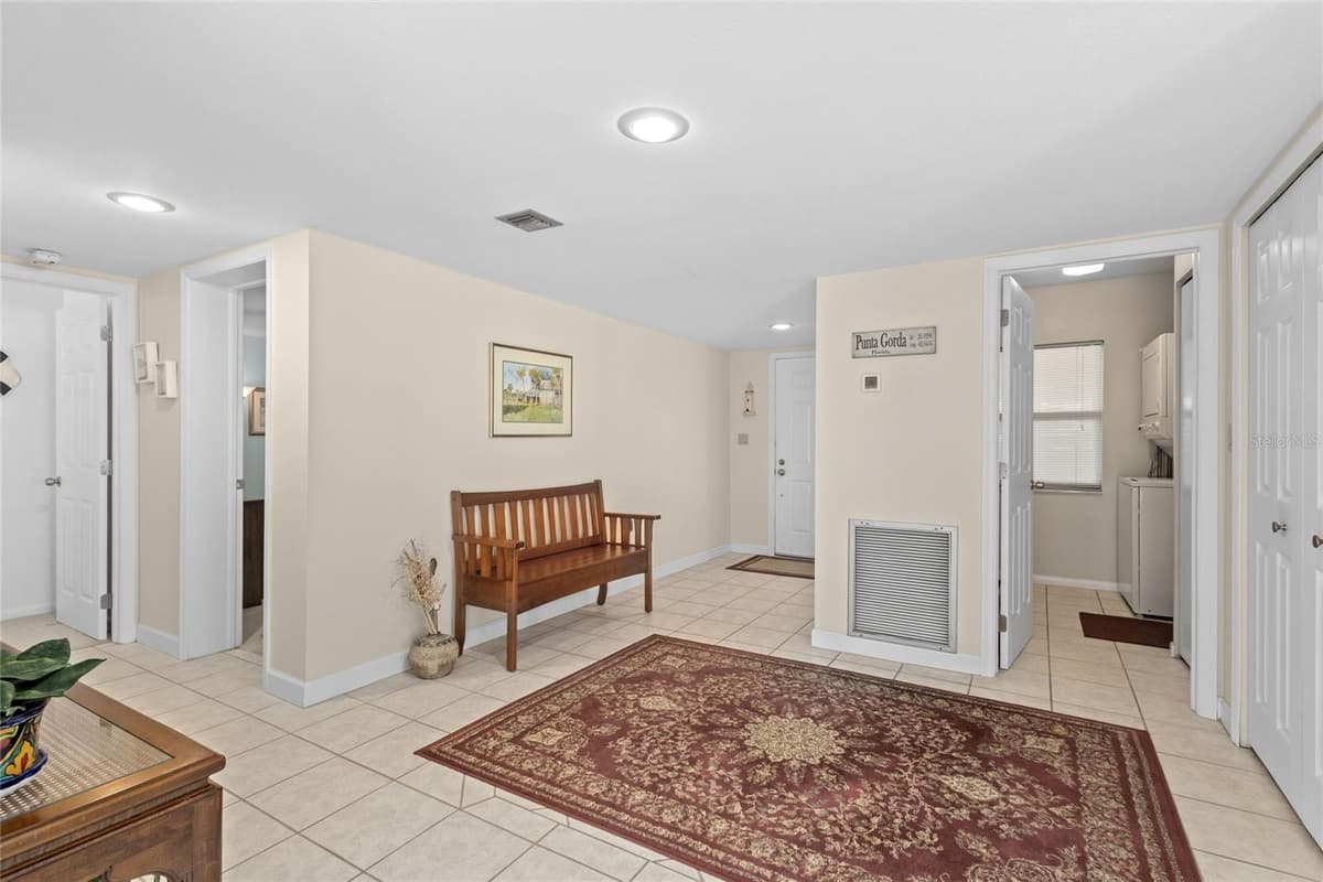 3230 SOUTHSHORE DRIVE — photo 4 of 40