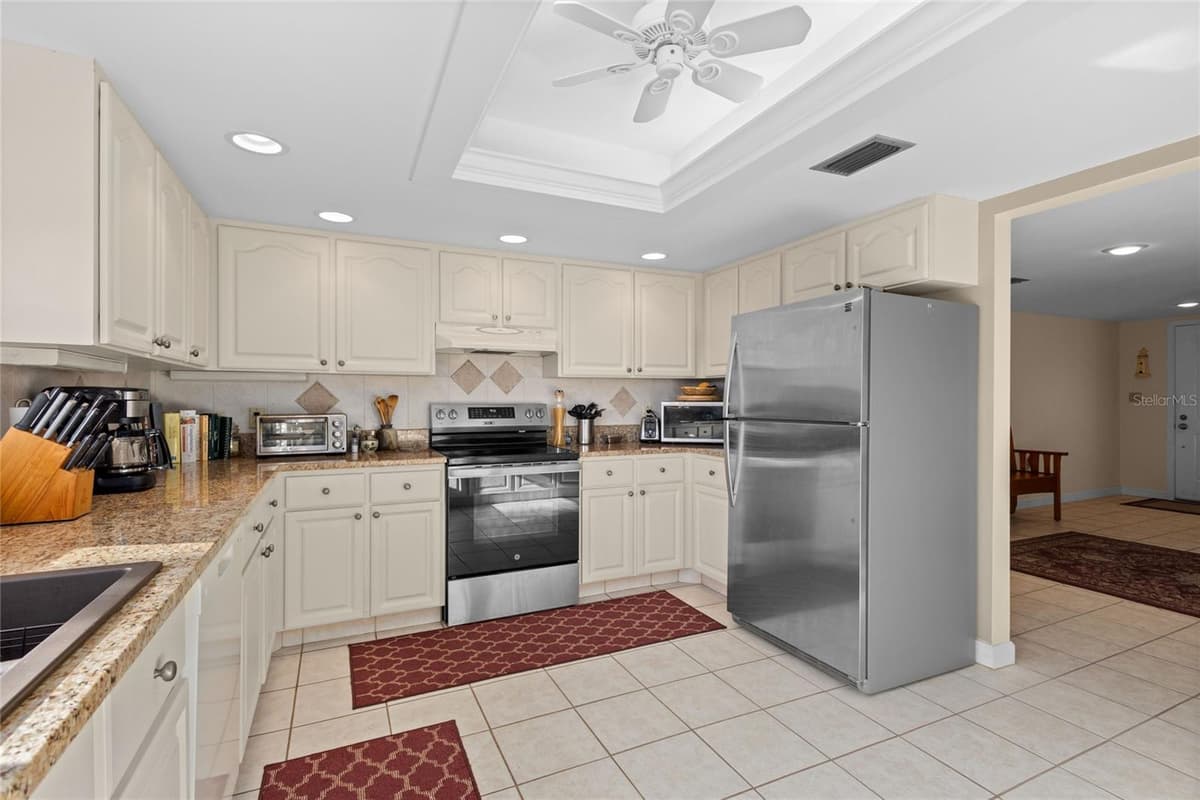 3230 SOUTHSHORE DRIVE — photo 6 of 40