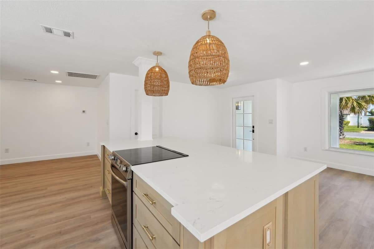 2650 VINA DEL MAR BOULEVARD — photo 16 of 42