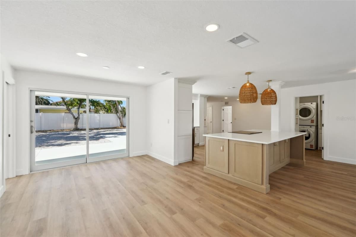 2650 VINA DEL MAR BOULEVARD — photo 11 of 42