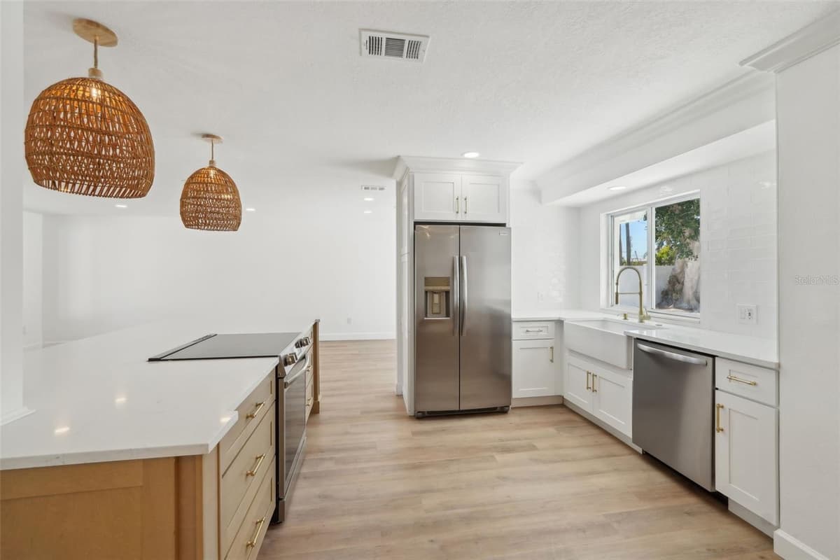 2650 VINA DEL MAR BOULEVARD — photo 14 of 42