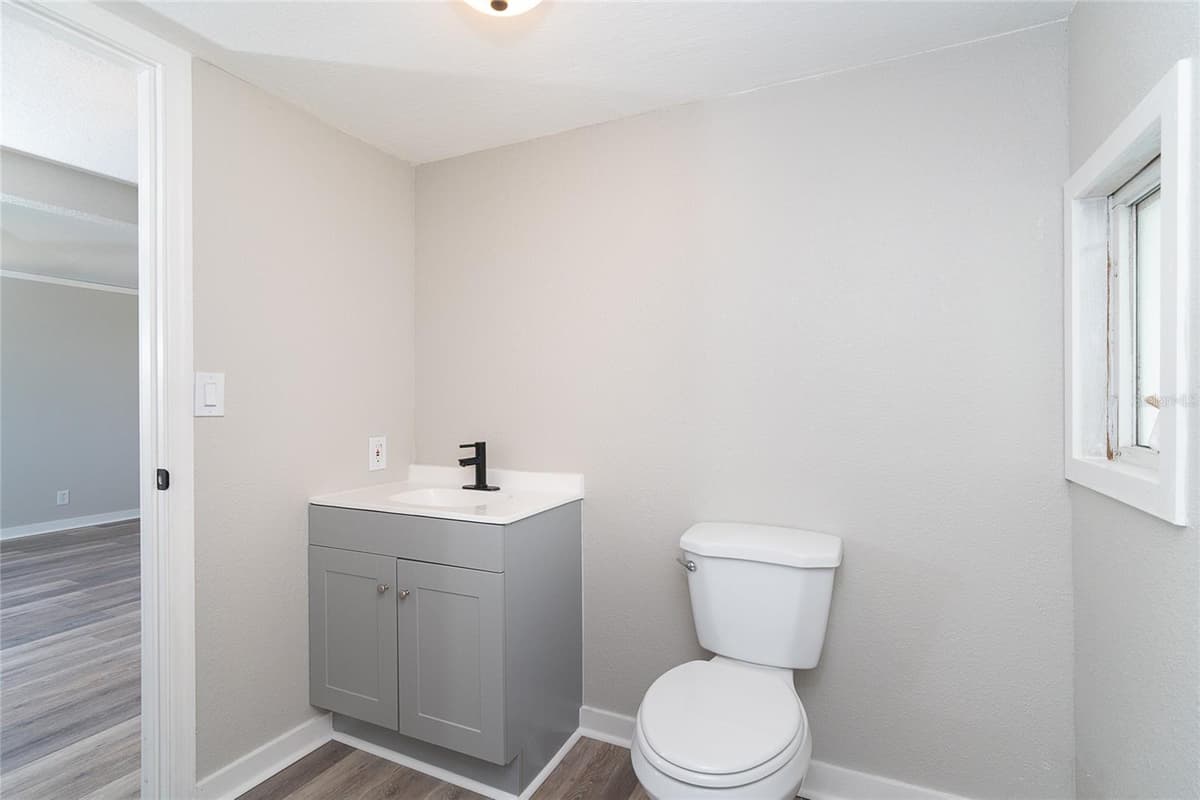 7413 PETULA AVENUE — photo 18 of 43
