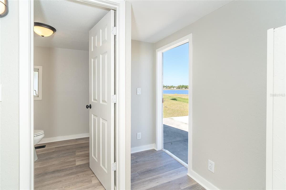 7413 PETULA AVENUE — photo 19 of 43