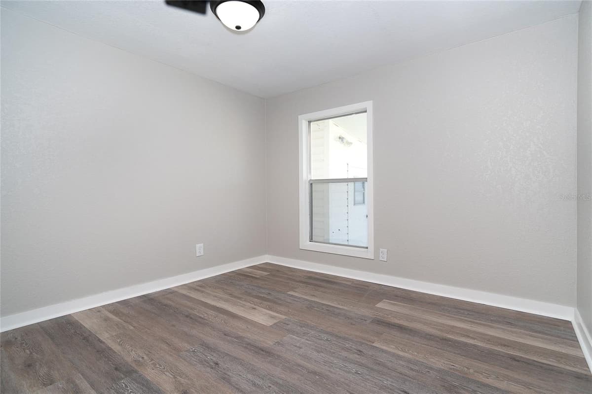 7413 PETULA AVENUE — photo 12 of 43