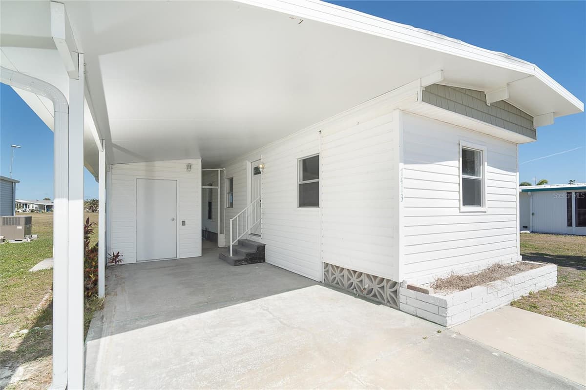 7413 PETULA AVENUE — photo 3 of 43