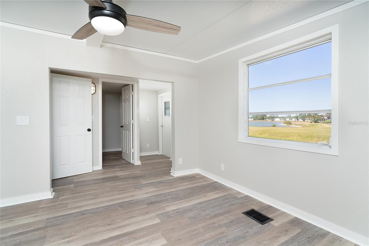 7413 PETULA AVENUE — photo 15 of 43