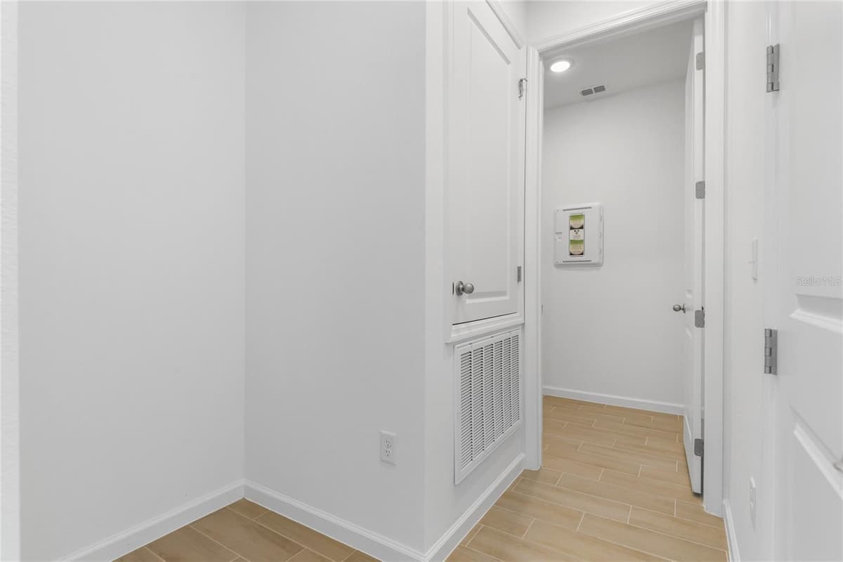 1011 WISTERIA WAY — photo 14 of 15