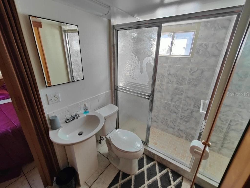 5649 OAK RIDGE AVENUE — photo 3 of 9