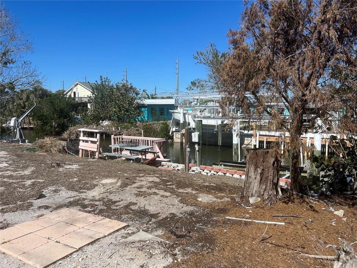 2061 S PINE ST — photo 10 of 16