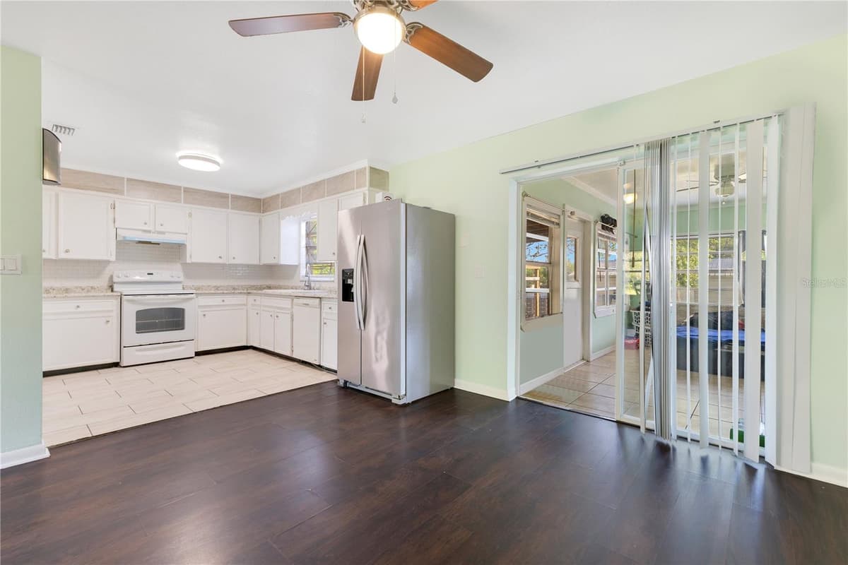 4550 CHANDLER ROAD — photo 7 of 53