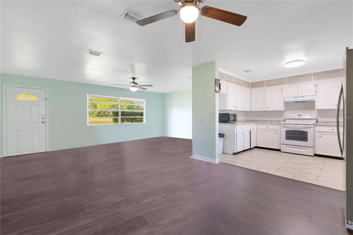 4550 CHANDLER ROAD — photo 8 of 53