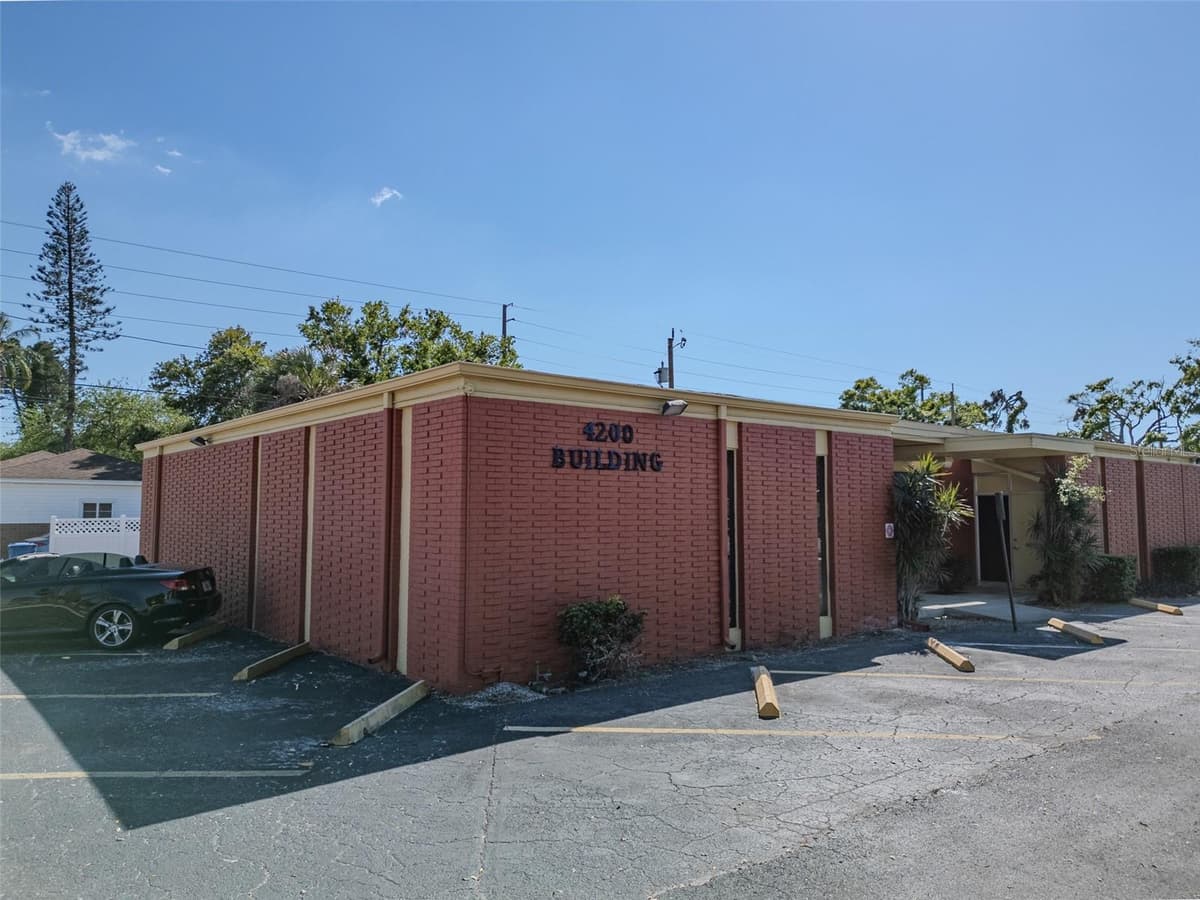 4200 CENTRAL AVENUE — photo 1 of 24