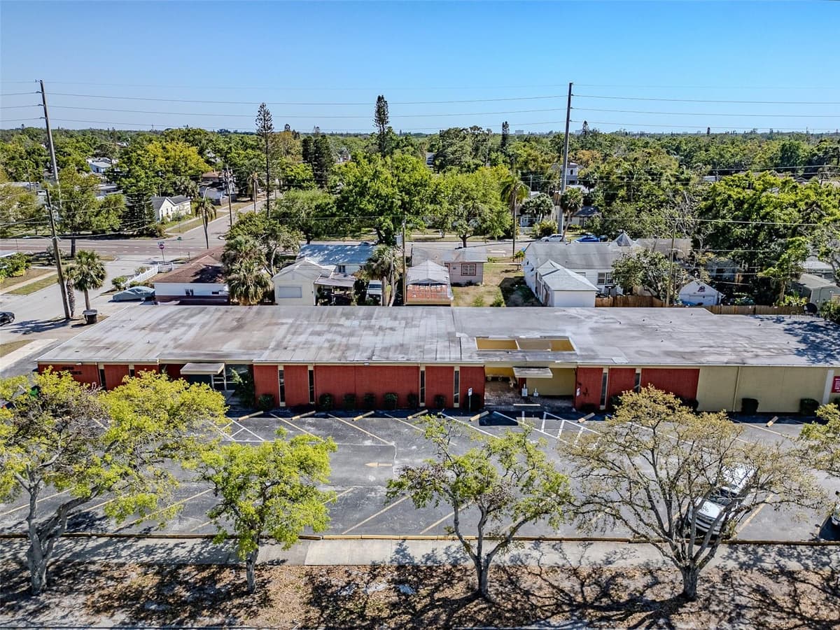 4200 CENTRAL AVENUE — photo 3 of 24