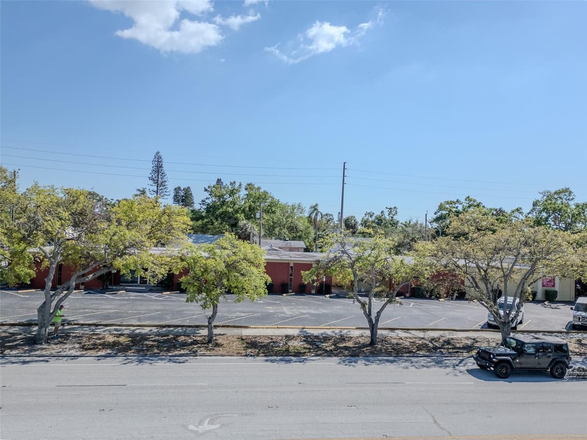 4200 CENTRAL AVENUE — photo 5 of 24