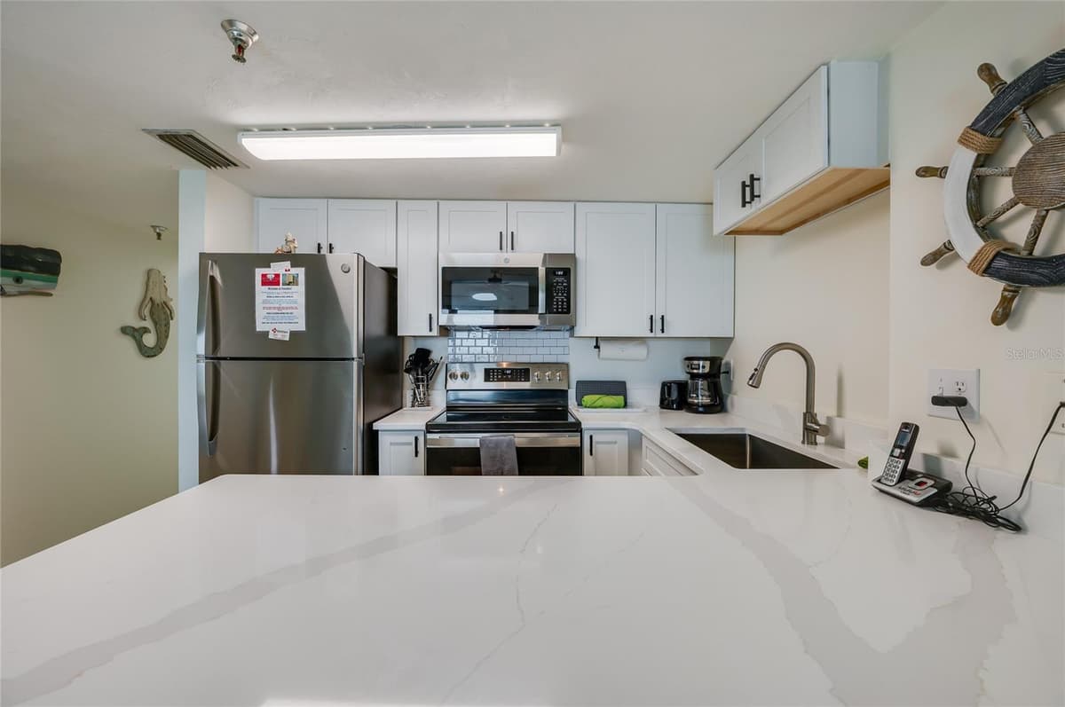 3647 ATLANTIC AVENUE — photo 5 of 28