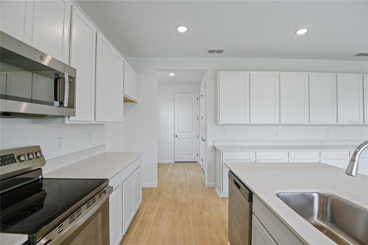 1035 WISTERIA WAY — photo 6 of 24