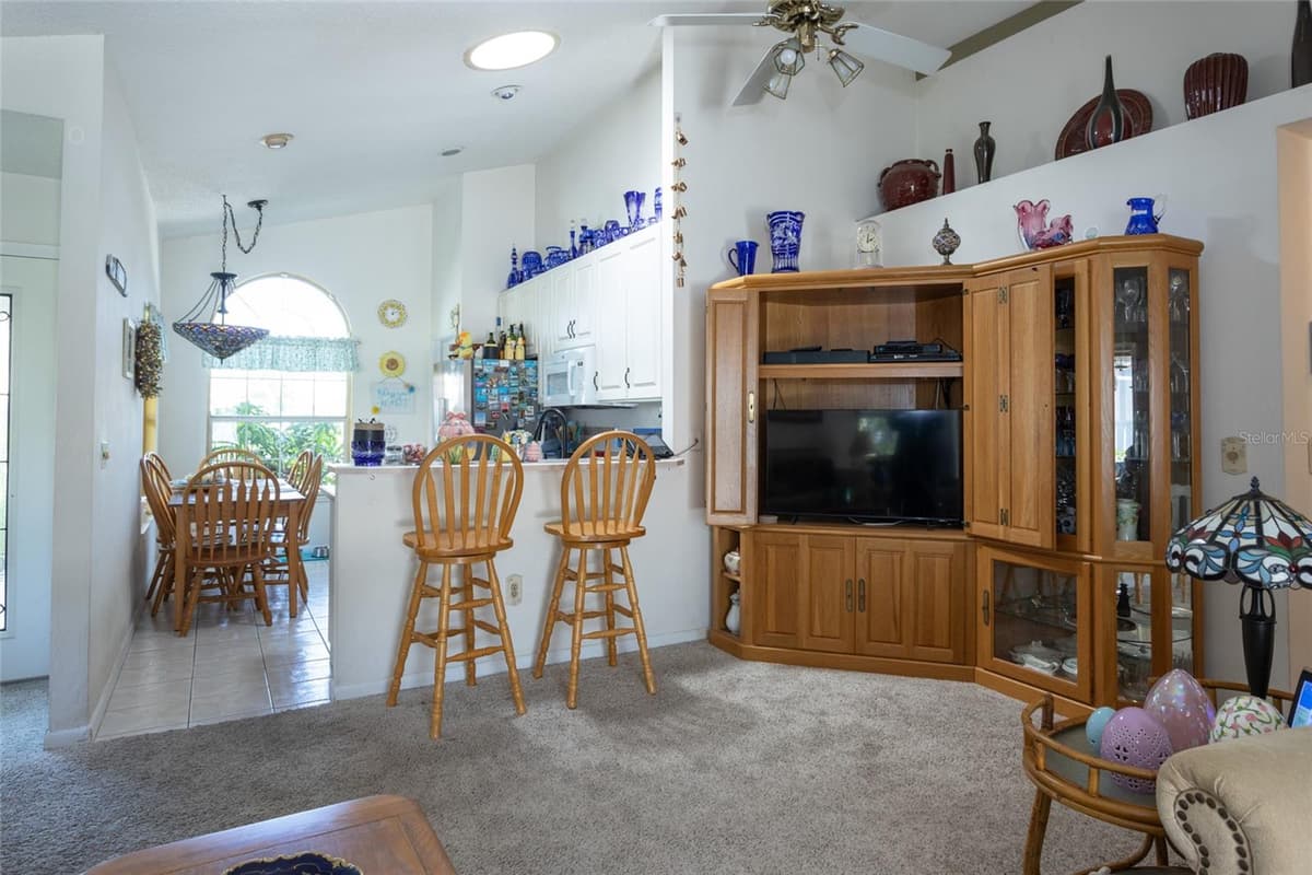 40 ANDOVER DRIVE — photo 6 of 46