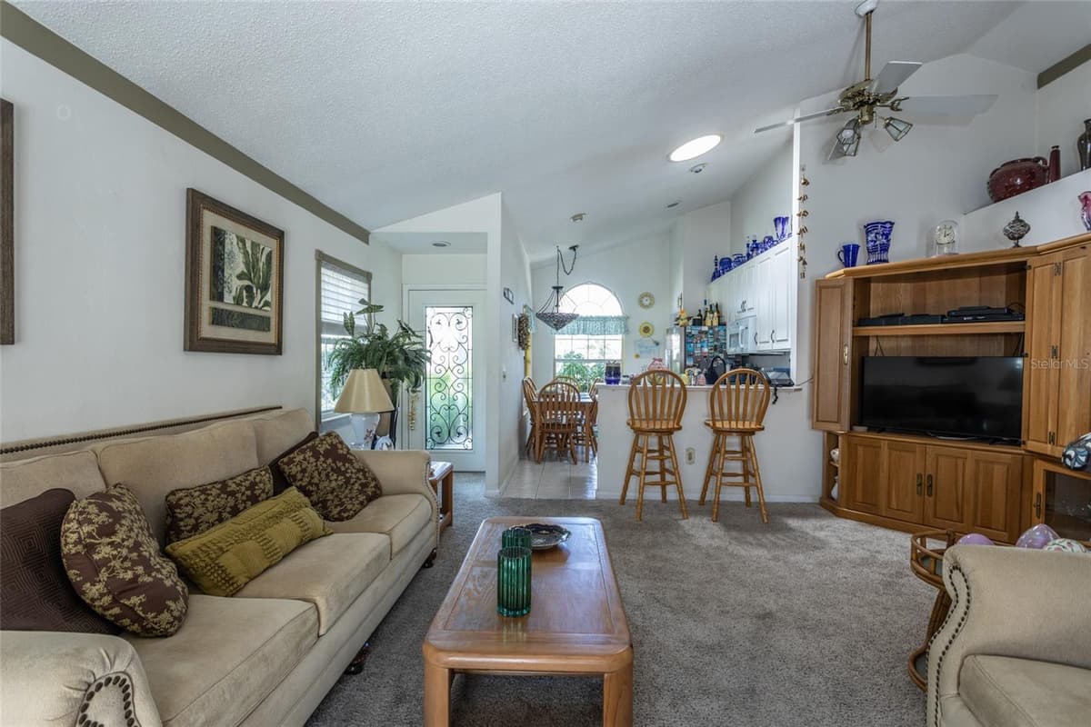 40 ANDOVER DRIVE — photo 13 of 46