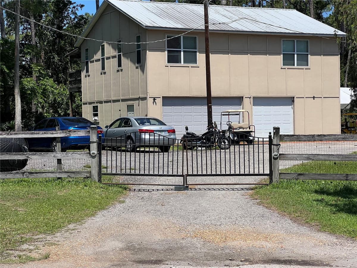 9 SHADOW LANE — photo 15 of 49