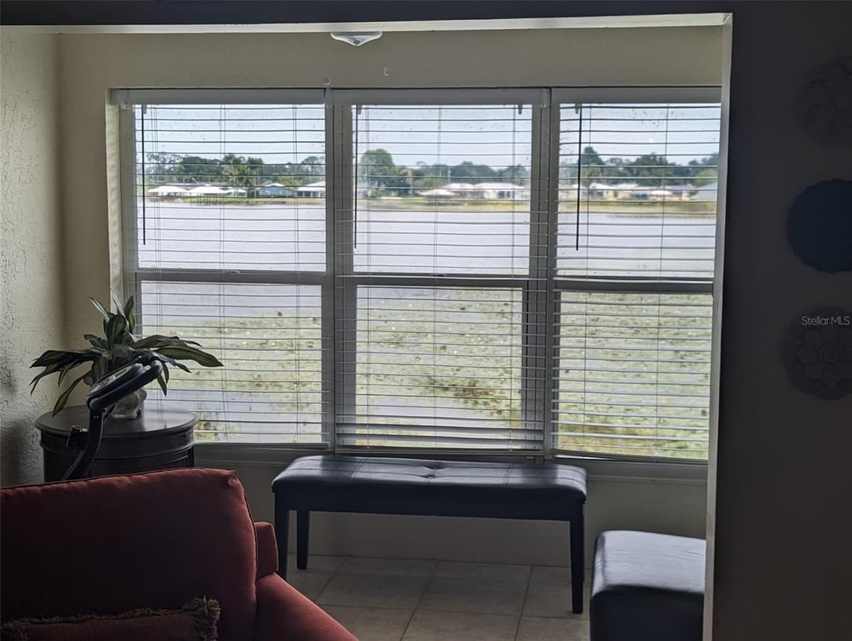 308 STEPHEN DRIVE — photo 9 of 15