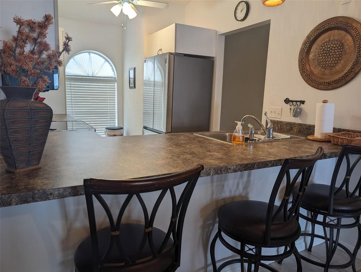 308 STEPHEN DRIVE — photo 4 of 15
