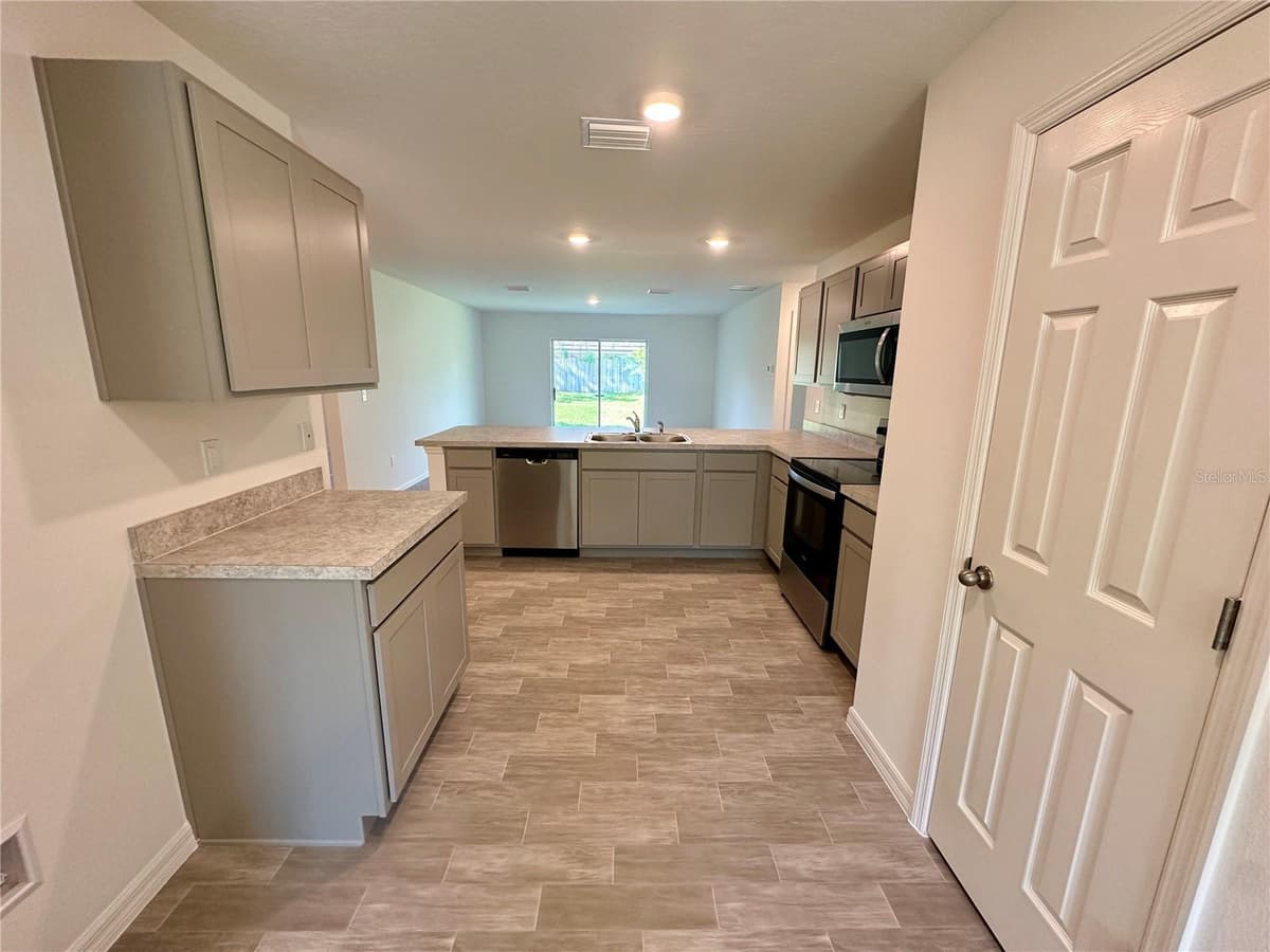 12 ROYAL LEAF LANE — photo 5 of 19