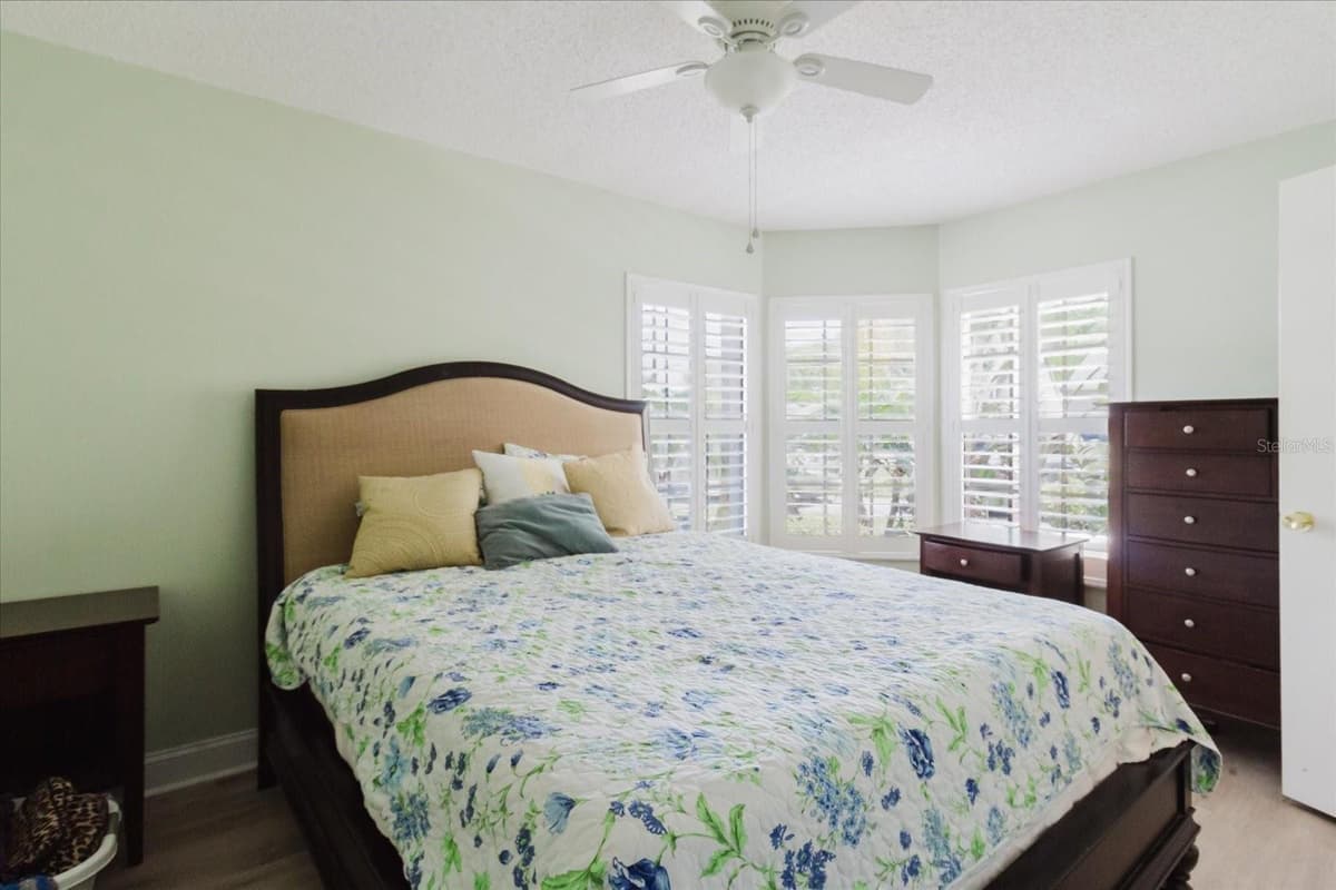 11521 ROSE TREE DRIVE — photo 9 of 37