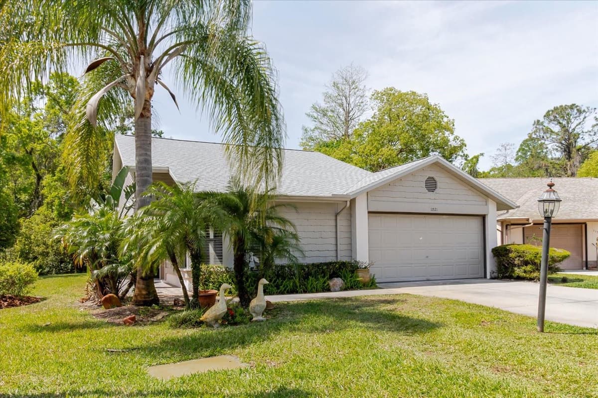 11521 ROSE TREE DRIVE — photo 2 of 37