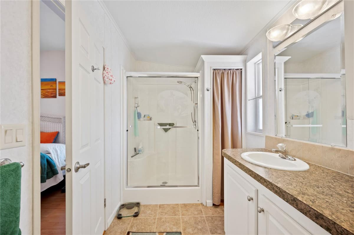 38 QUEEN OF WATERS STREET — photo 19 of 44