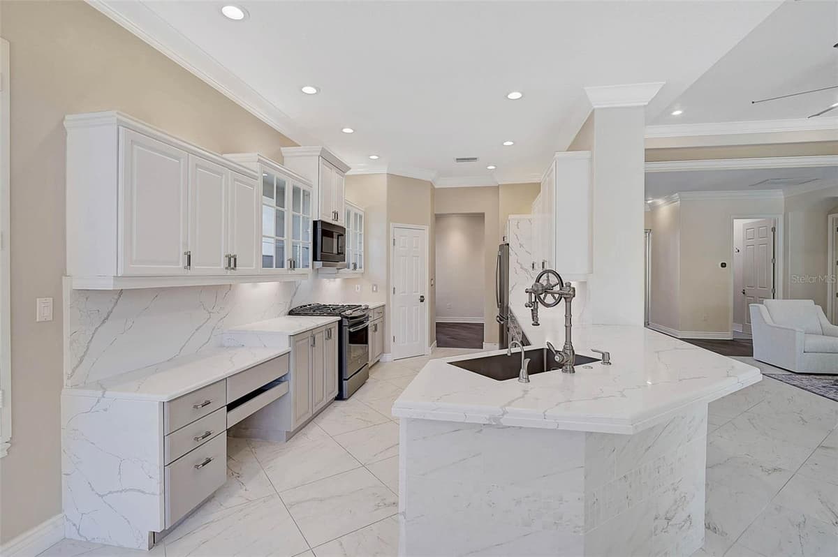 13 BAYHEAD LANE — photo 12 of 62