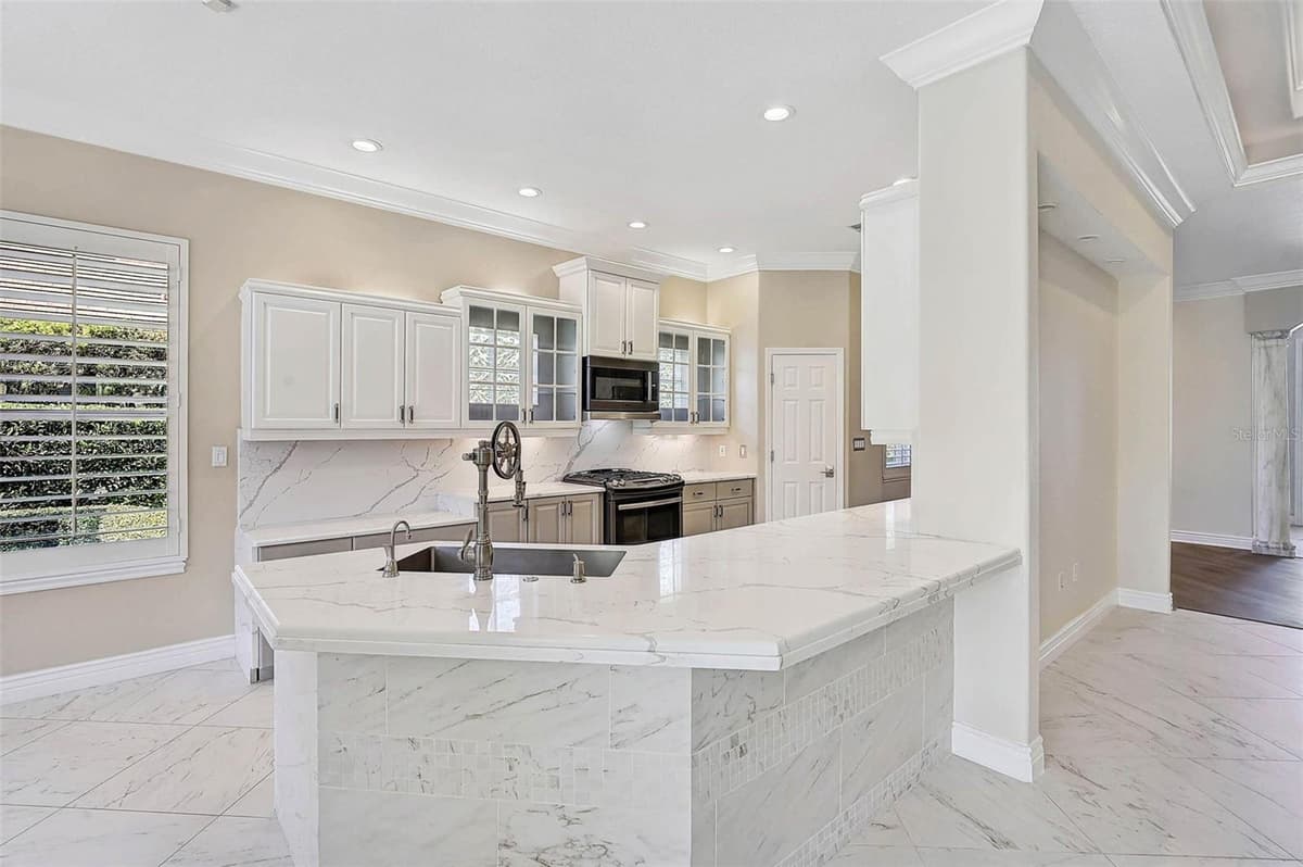 13 BAYHEAD LANE — photo 3 of 62