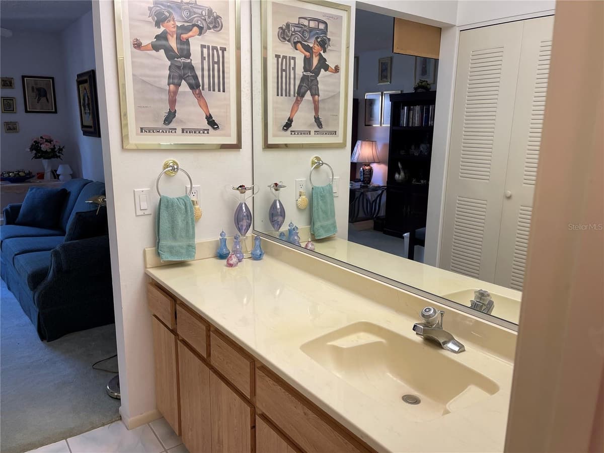 4944 VILLAGE GARDENS DRIVE — photo 19 of 53