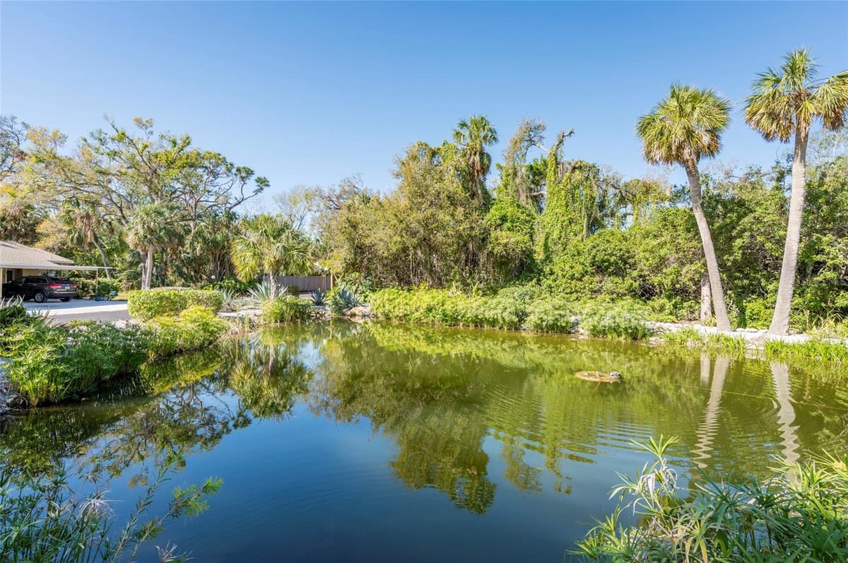 4944 VILLAGE GARDENS DRIVE — photo 40 of 53