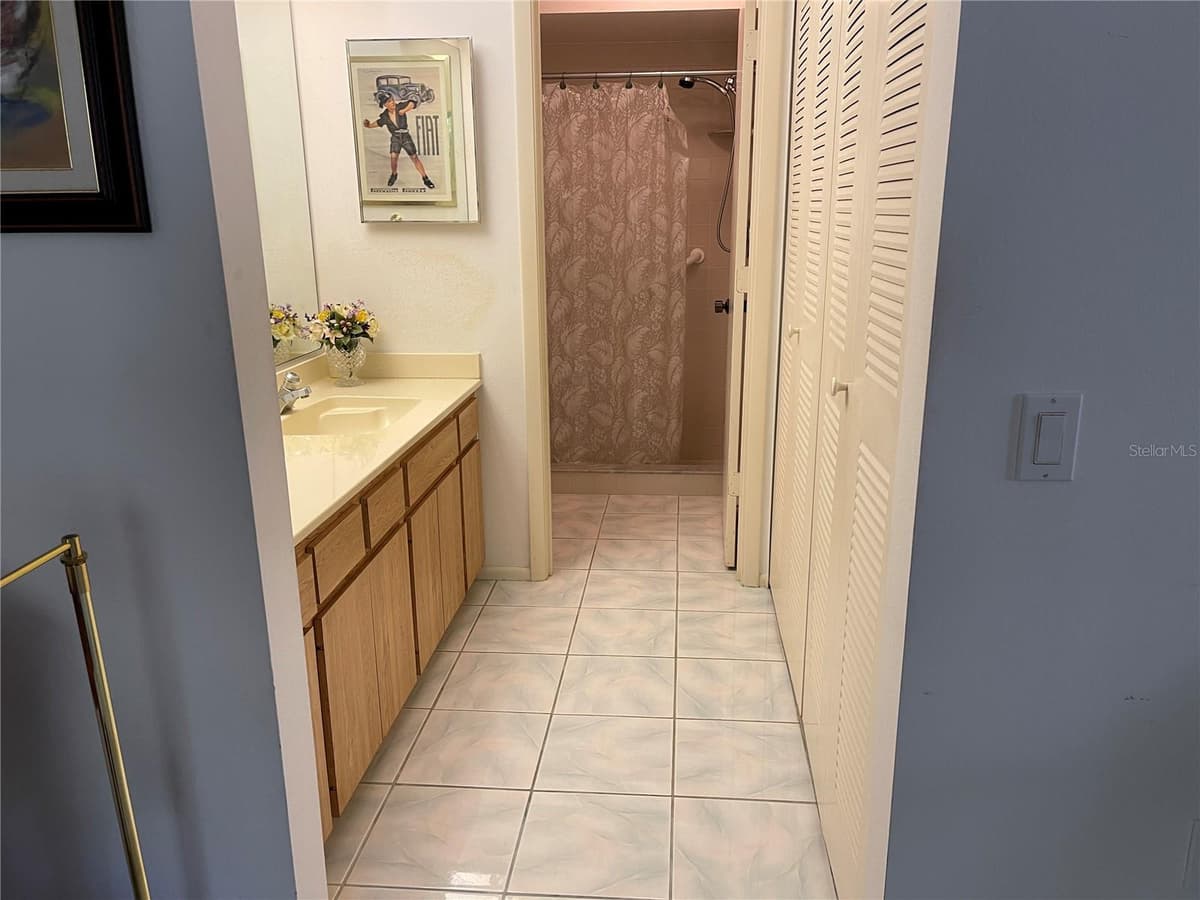 4944 VILLAGE GARDENS DRIVE — photo 18 of 53