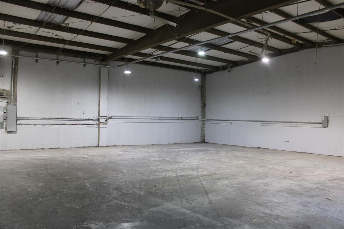 977 WITHLACOOCHEE STREET — photo 3 of 5