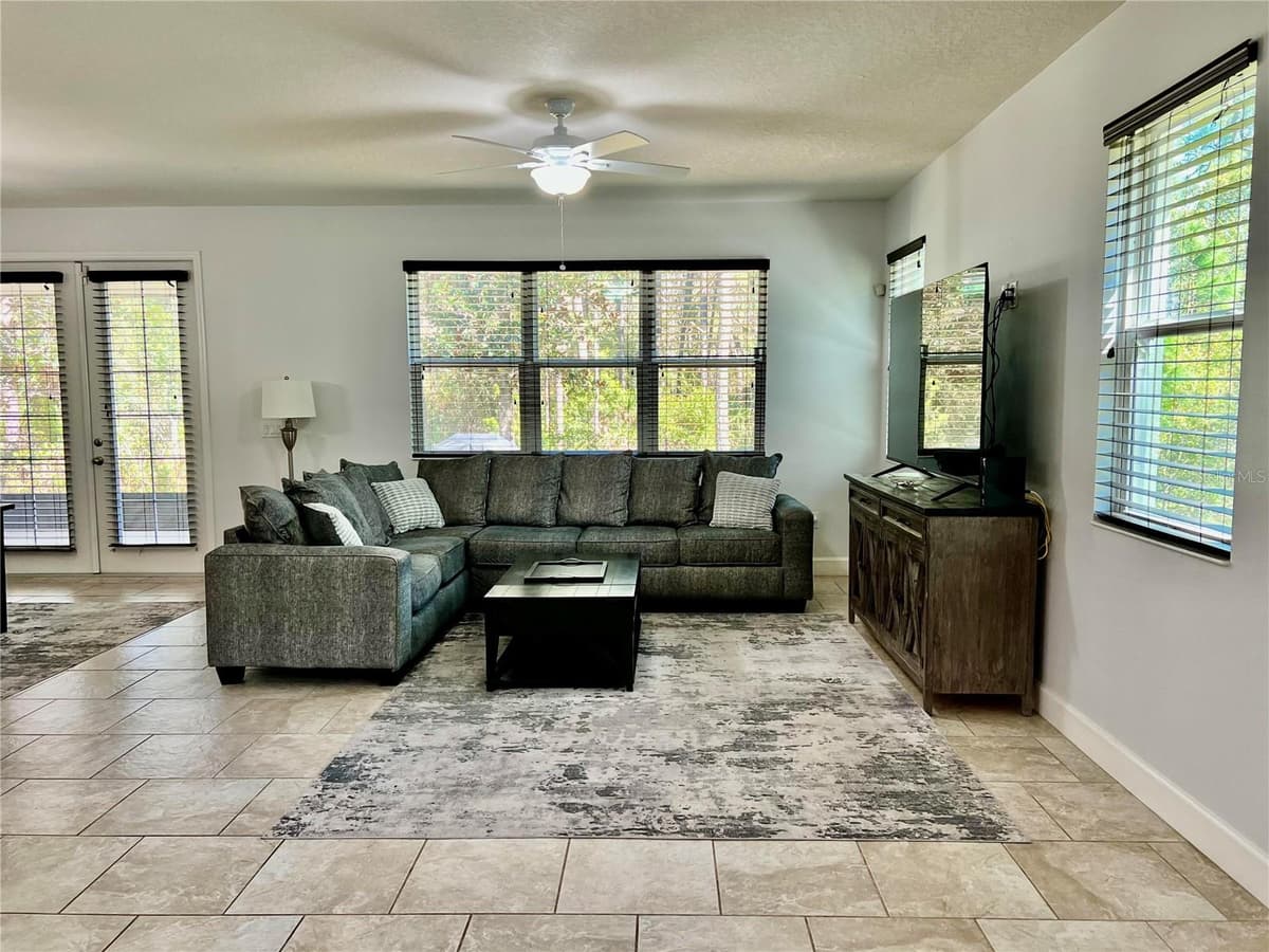 2301 AVELLINO AVENUE — photo 5 of 28