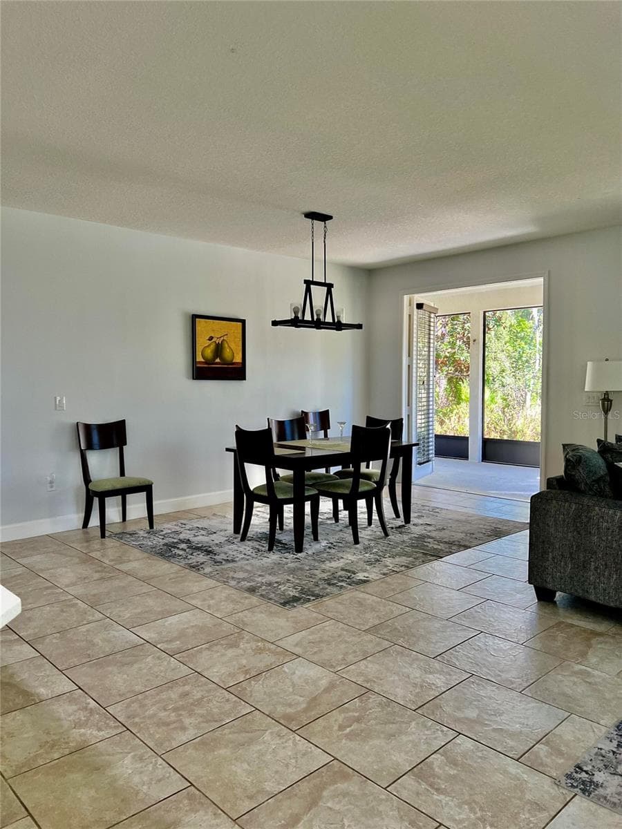 2301 AVELLINO AVENUE — photo 7 of 28