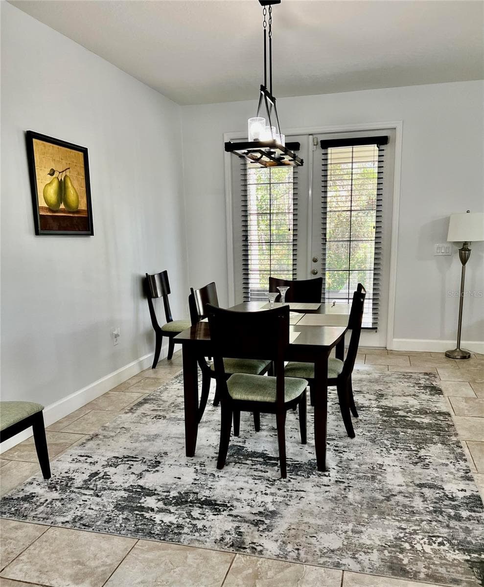 2301 AVELLINO AVENUE — photo 8 of 28