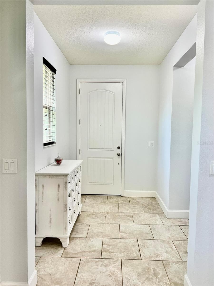 2301 AVELLINO AVENUE — photo 16 of 28