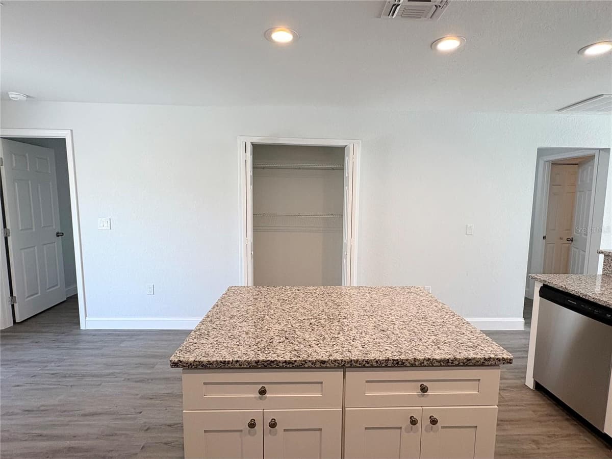 319 PEARL STREET — photo 19 of 22