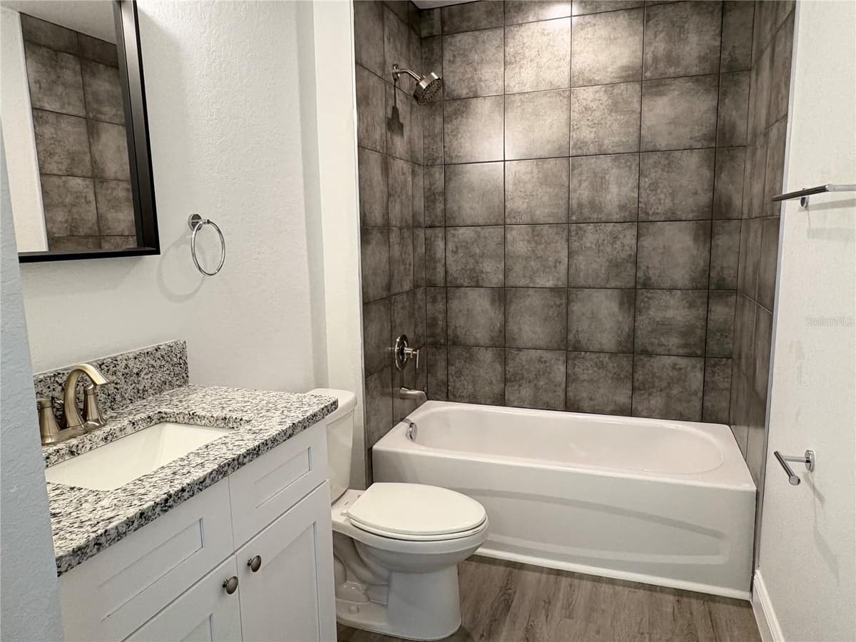 319 PEARL STREET — photo 11 of 22