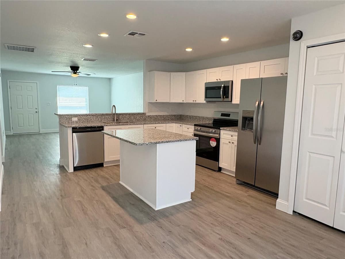 319 PEARL STREET — photo 4 of 22
