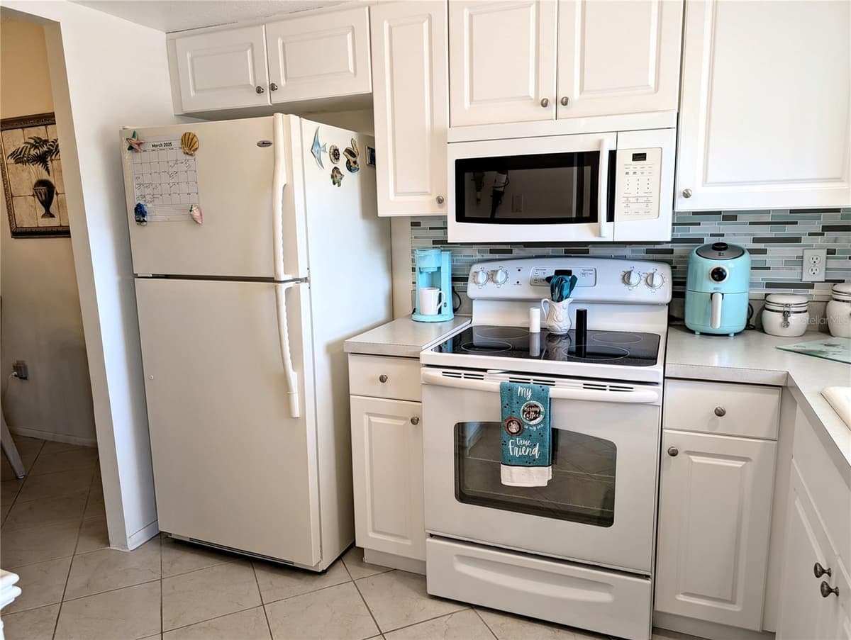 3660 LAKE BAYSHORE DRIVE — photo 3 of 42