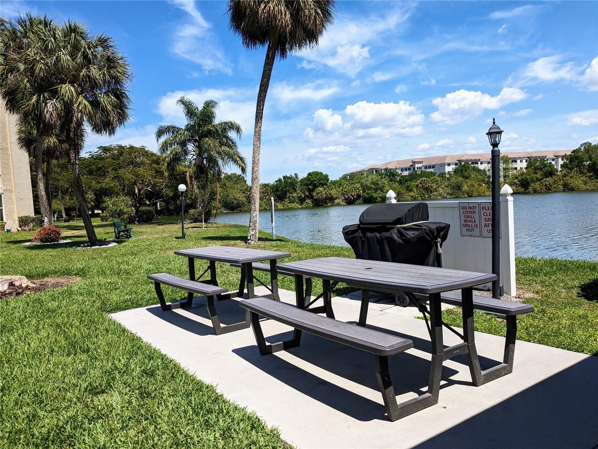 3660 LAKE BAYSHORE DRIVE — photo 24 of 42