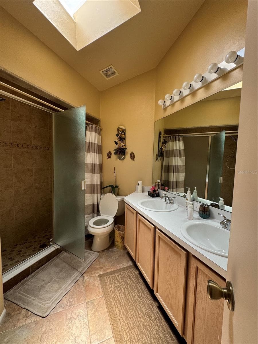 105 CATTAIL COURT — photo 2 of 33